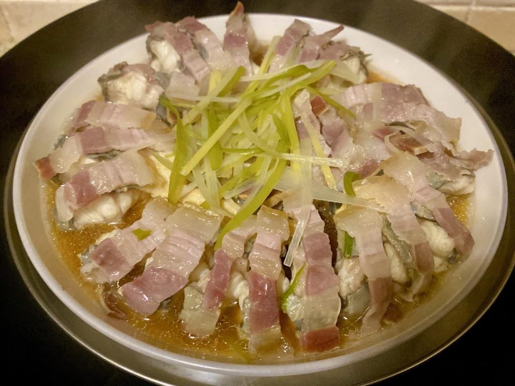 Rest: Turn off the heat and let the eel sit in the covered steamer for an additional 3 minutes. This allows the internal temperature to stabilize and the juices to settle.