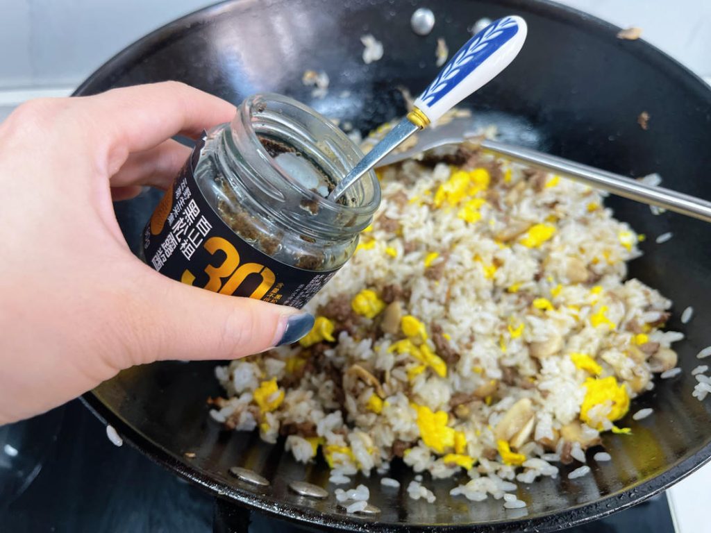 Black Truffle Beef Fried Rice (Hei Song Lu Niu Rou Chao Fan) - Woks of Love