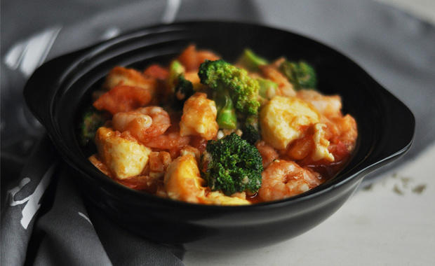 Braised Egg Tofu with Shrimp and Tomato