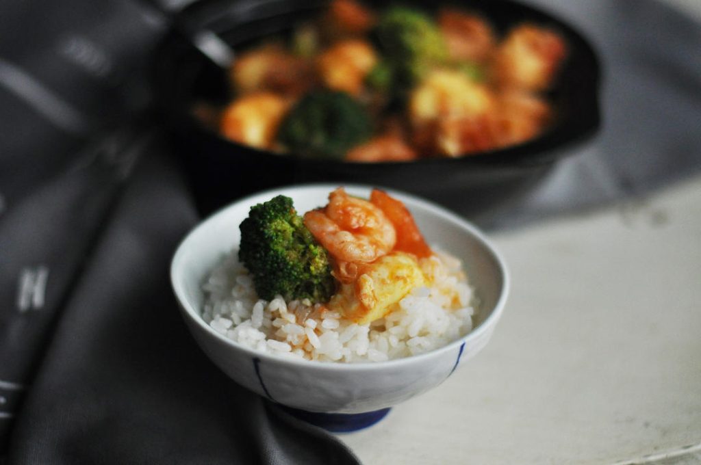 Braised Egg Tofu with Shrimp and Tomato