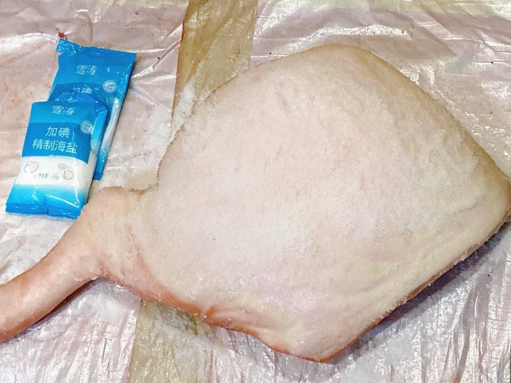 Step 1: The Salt Rub (Curing Phase)