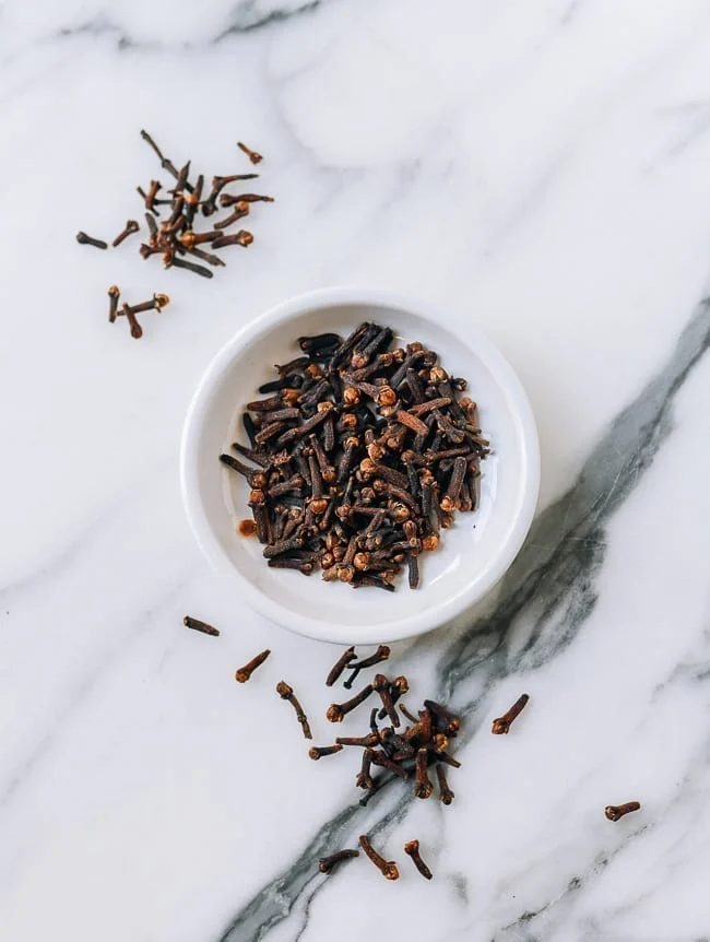 Cloves (丁香, Dīng Xiāng)
