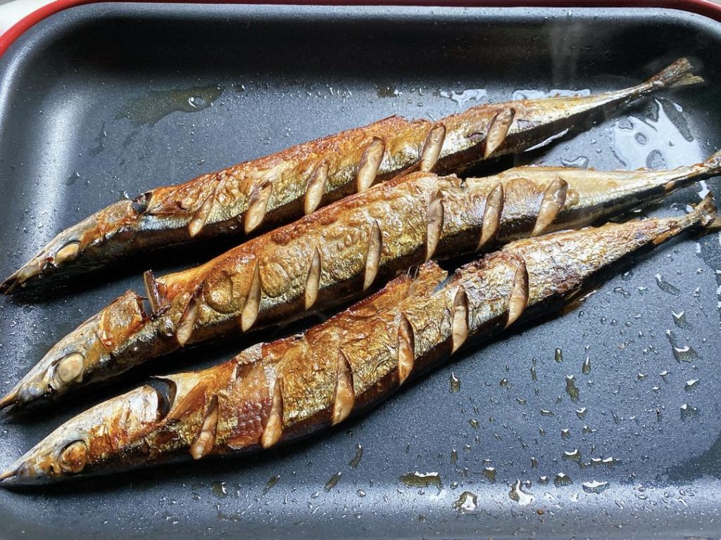 Pan-Fry: Lightly brush a non-stick skillet with oil and place it over low heat. Add the fish.