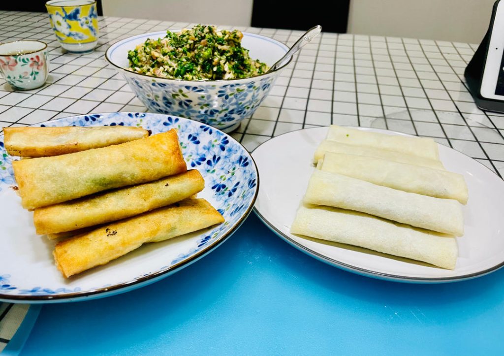 Shepherd's purse spring rolls