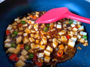 Thicken and Serve: Give your pre-mixed sauce a final stir, then pour it into the wok. Lower the heat slightly to prevent the starch from clumping too fast. Once the sauce thickens and coats the mushrooms, add the chicken back. Toss evenly and serve immediately!
