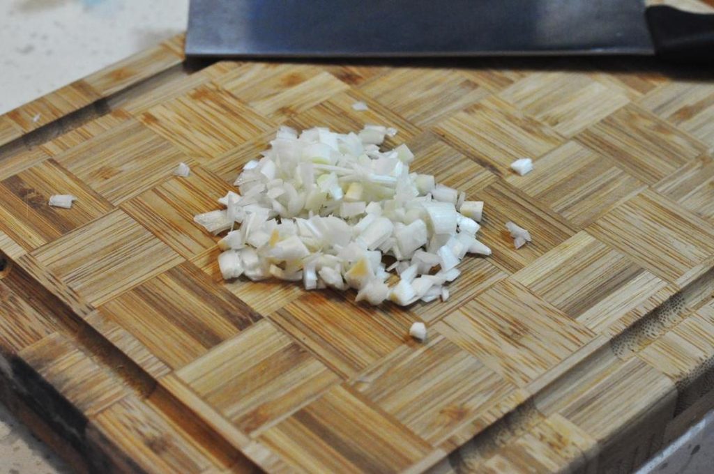 Mise en Place Gather all your ingredients. Finely chop the white parts of the scallions. Having everything ready is crucial because the cooking process is very fast.