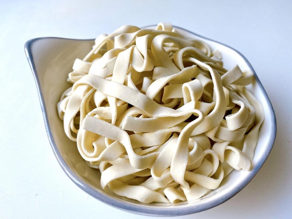 Fresh wheat noodles