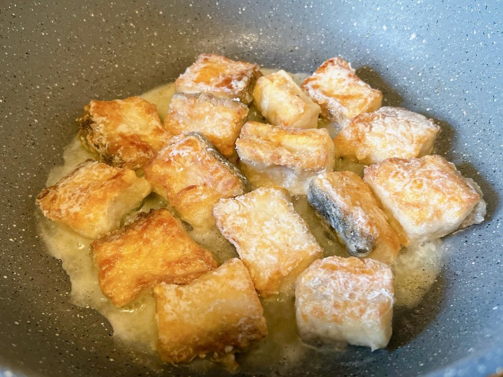 Shallow Fry: Gently lay the fish chunks in the pan. Fry for 2-3 minutes per side until golden brown. The internal temperature must reach 145°F (63°C) for safety. Remove and set aside.