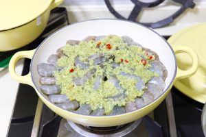 Season Spoon the Chinese Garlic Sauce evenly over the shrimp. Sprinkle lightly with salt.