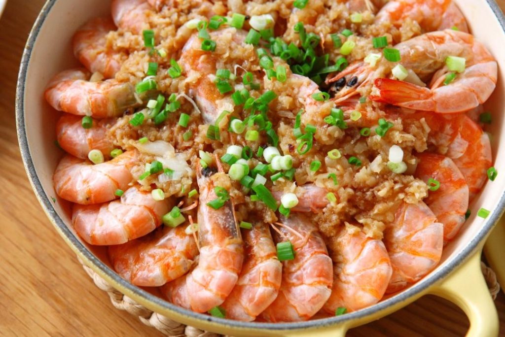 Garlic Shrimp in Cast Iron Pot (No-Water Method)