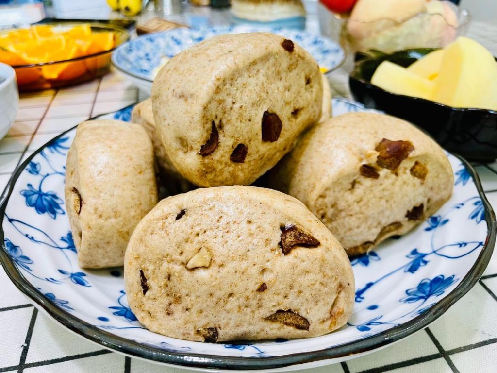 Whole wheat steamed buns