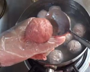 Shaping the Meatballs
