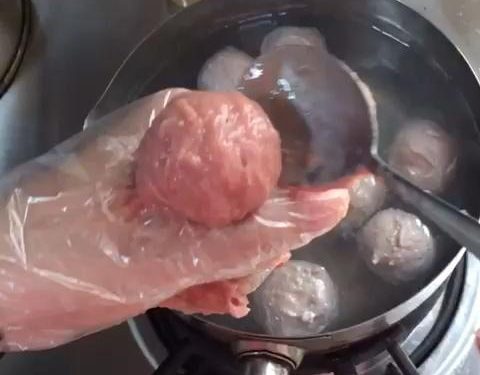 Shaping the Meatballs