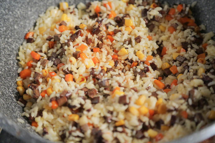 Sear the Liver & Veggies: Wipe the wok clean. Increase heat to medium-high. Add the remaining 1 tablespoon of oil. Add the marinated liver cubes. Stir-fry briskly for about 1-2 minutes until the surface is browned and firm.