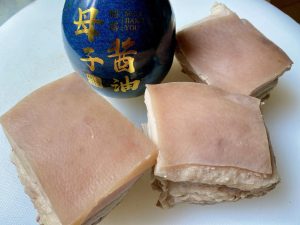 Blanch the Pork (4 minutes)