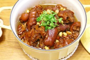 Red Braised Pork Trotters