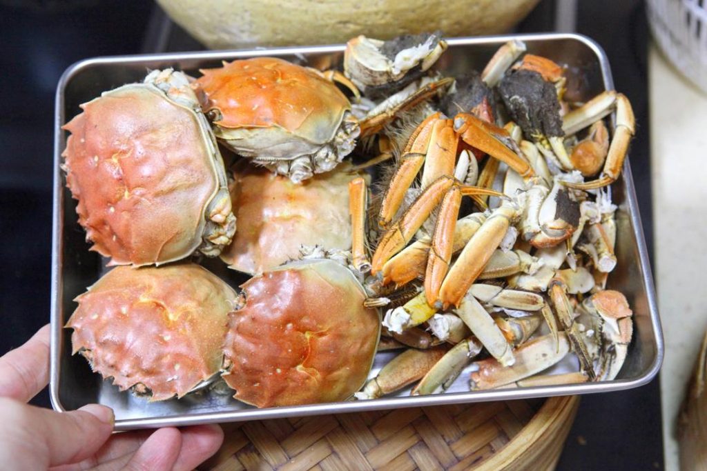 Removing Roe Rich Crab Roe Sauce (Xie Huang You) - Woks of Love