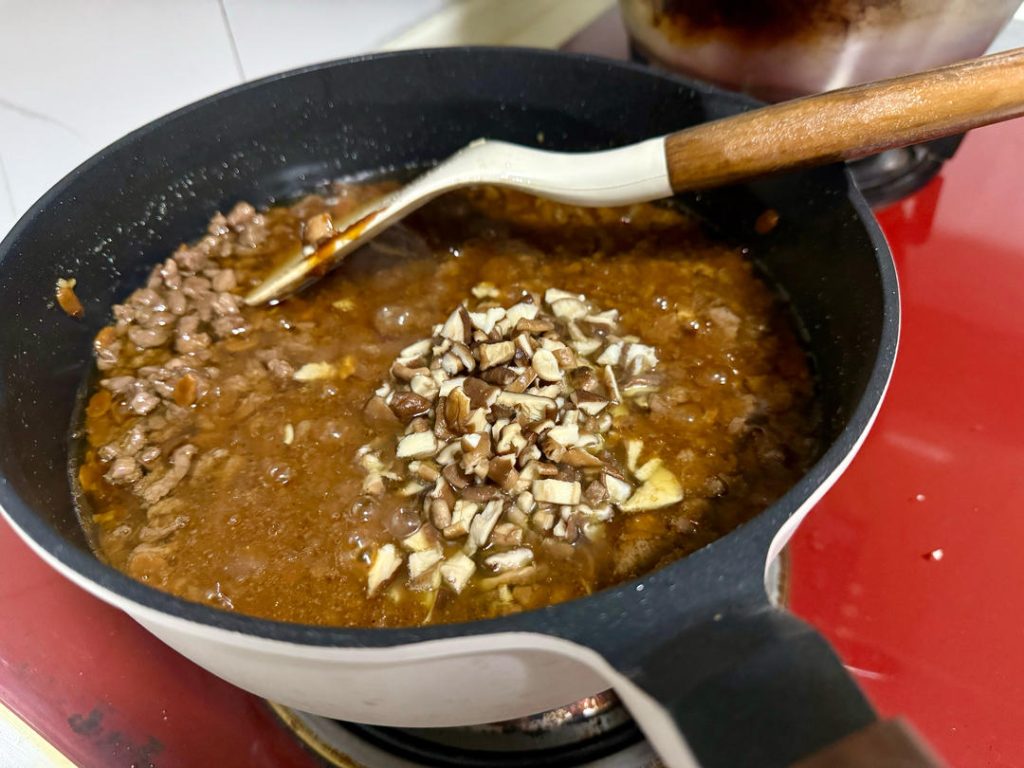 Add Mushrooms and Simmer