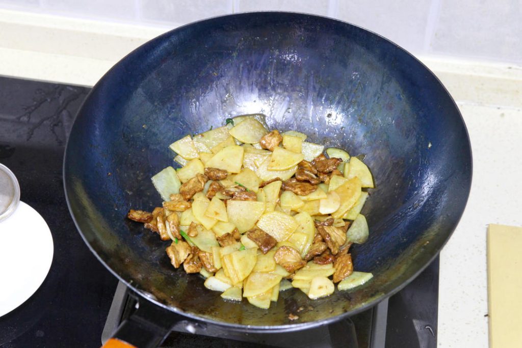 Comparison: Sliced vs. Shredded