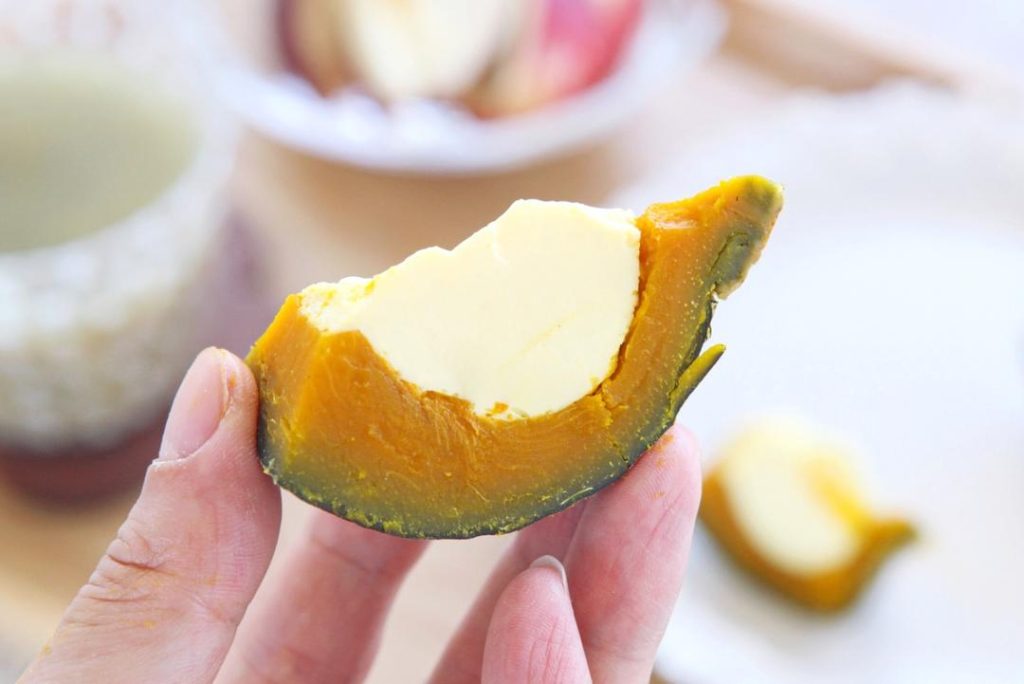 Serve Remove carefully. The pumpkin skin might crack slightly as it cools because varieties like Kabocha have low water content—this is normal and indicates a fluffy texture. Serve hot.