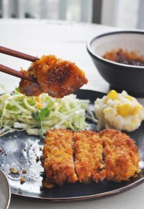 Tonkatsu (Japanese Fried Pork Cutlet)