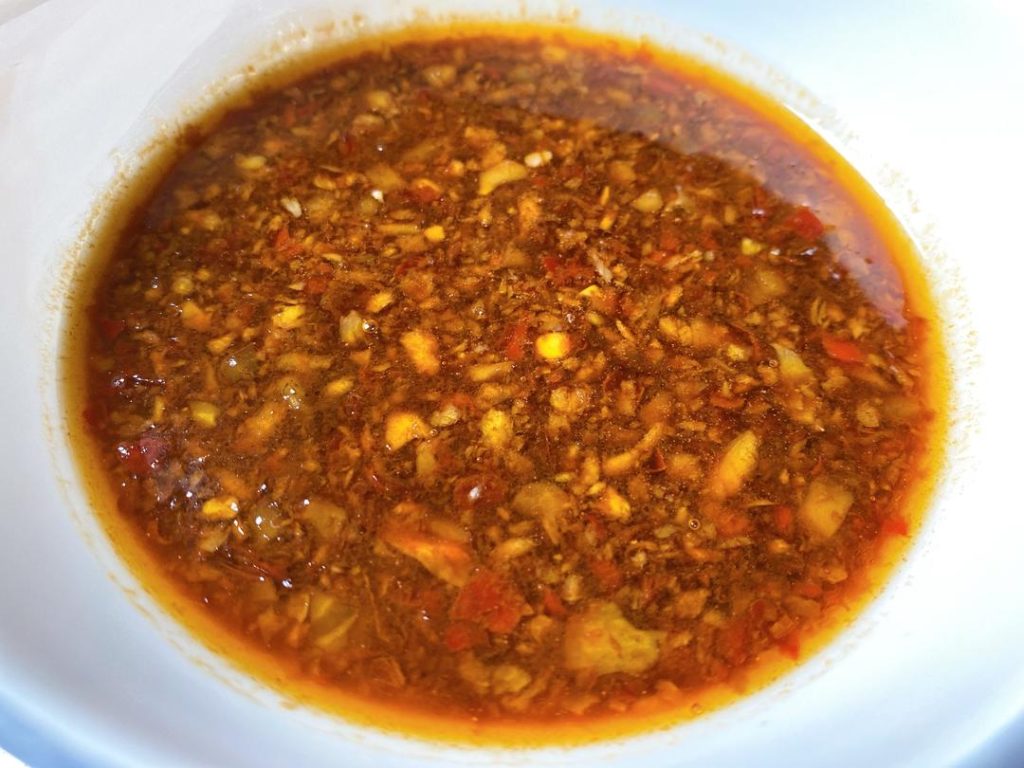 Boil the Sauce (1-2 minutes): Pour your pre-mixed liquid sauce into the wok. Bring the mixture to a rapid boil.