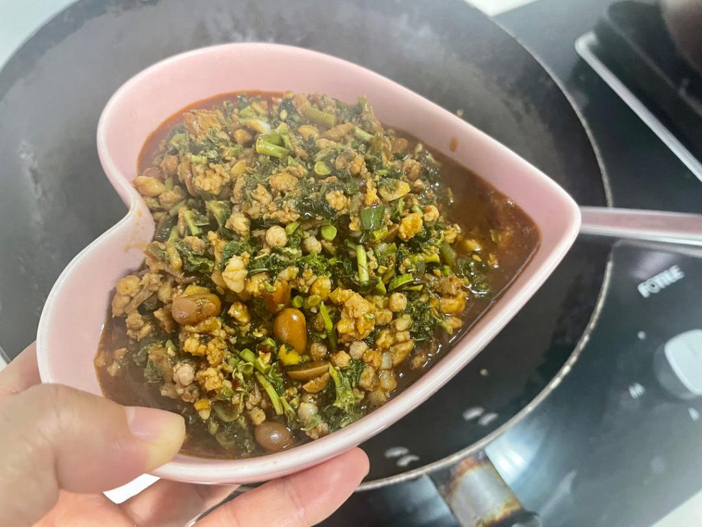 Create the Toon Meat Sauce (4-5 minutes)