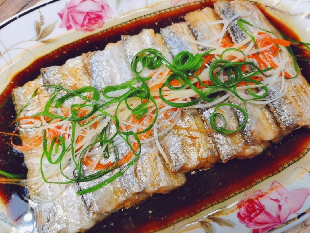 Classic Steamed Ribbonfish (15-Minute Restaurant Style Recipe) - Woks ...