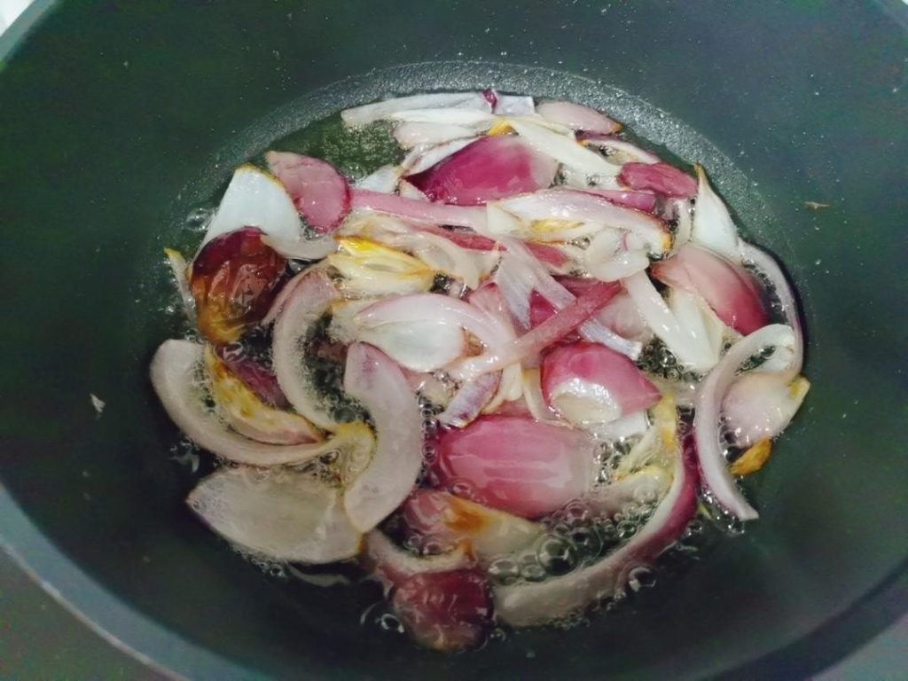 Infusing the Scallion/Onion Oil