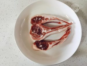Thaw and Dry: Ensure the lamb chops are fully thawed. Use kitchen paper to blot them until they are bone-dry.