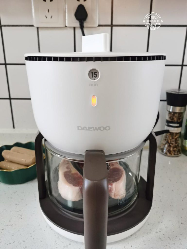 Arrange: Place the lamb chops in the air fryer basket. If your air fryer has a built-in rack, use it to elevate the meat, allowing air to flow underneath.