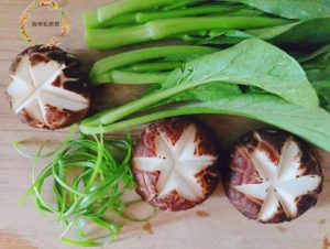 Wash the Vegetables: Thoroughly rinse the choy sum and shiitake mushrooms.