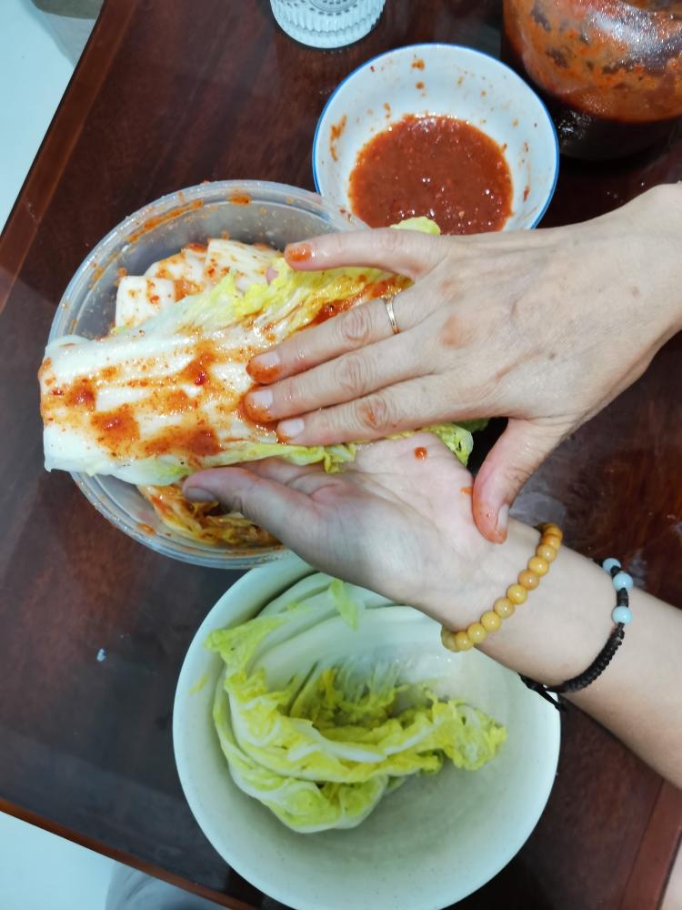 Apply the Chili Paste (5 Minutes)