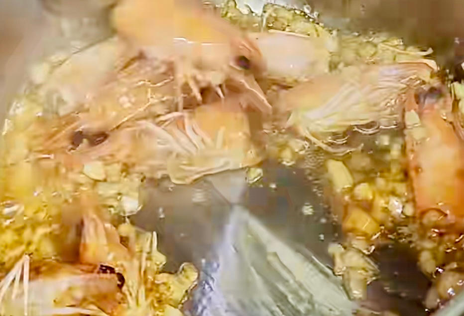 Extract the Shrimp Oil (3-5 minutes)