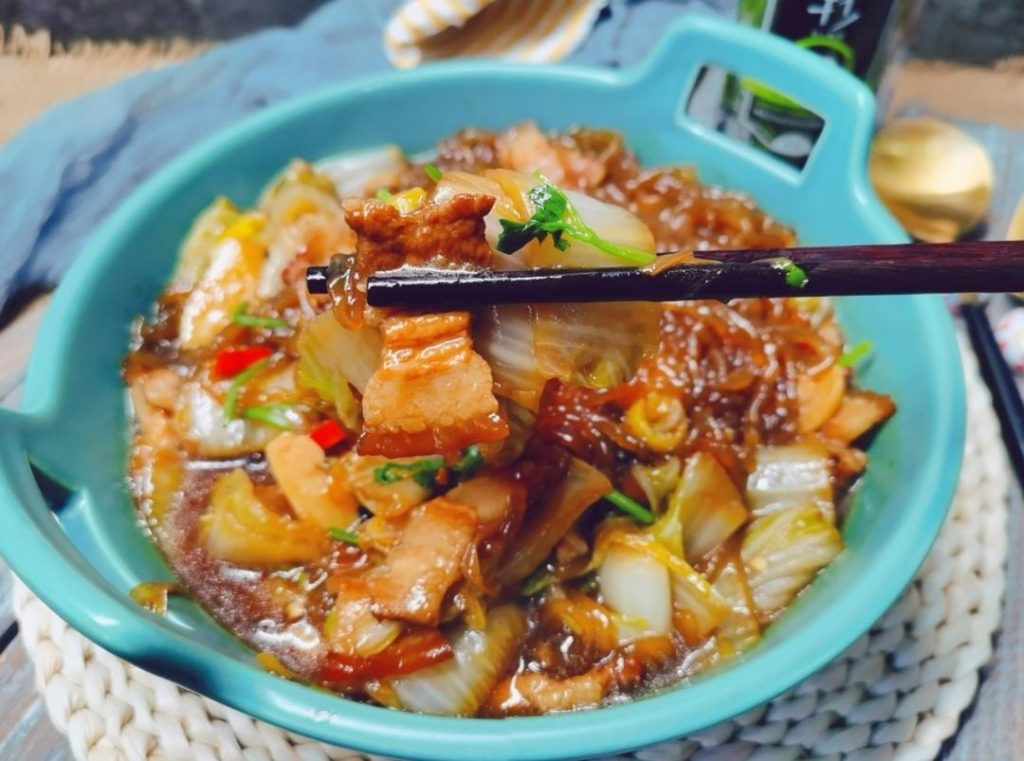 Zhy Rou Easy Cantonese Wonton Soup (广式云吞) - Woks of Love