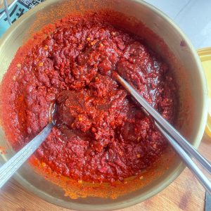 Blooming the Chili (5 Minutes)
