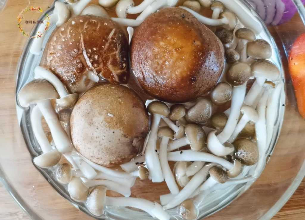 Clean the Mushrooms