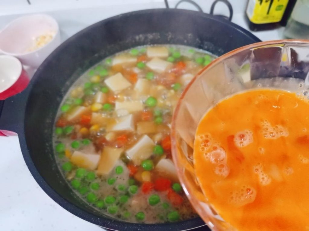 Add the Egg Ribbons (1 Minute)