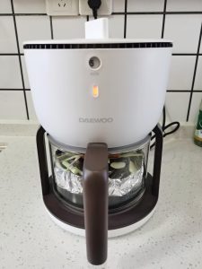 First Blast: Slide the basket in and set the temperature to 200°C (400°F) for a total of 15 minutes.