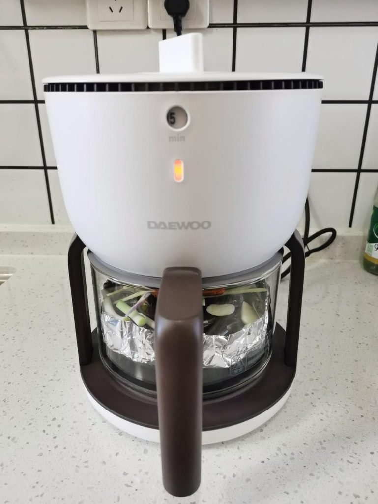 First Blast: Slide the basket in and set the temperature to 200°C (400°F) for a total of 15 minutes.