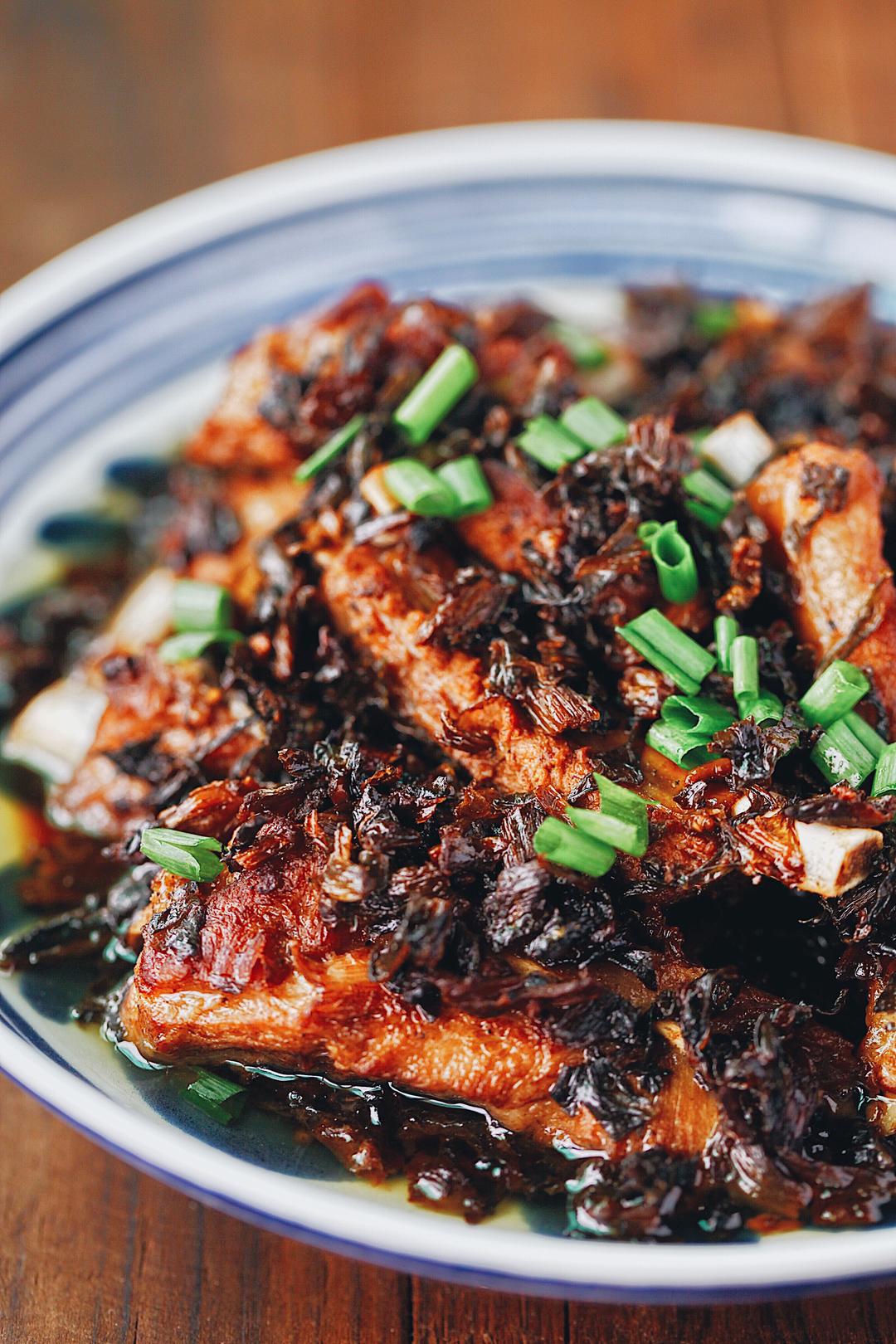 Steamed Pork Ribs with Preserved Mustard Greens