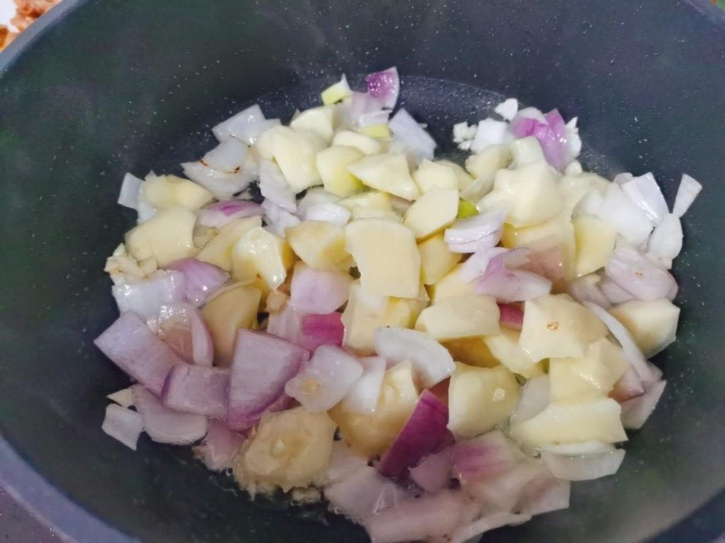 Step 2: Sauté Aromatics and Vegetables (3 minutes)