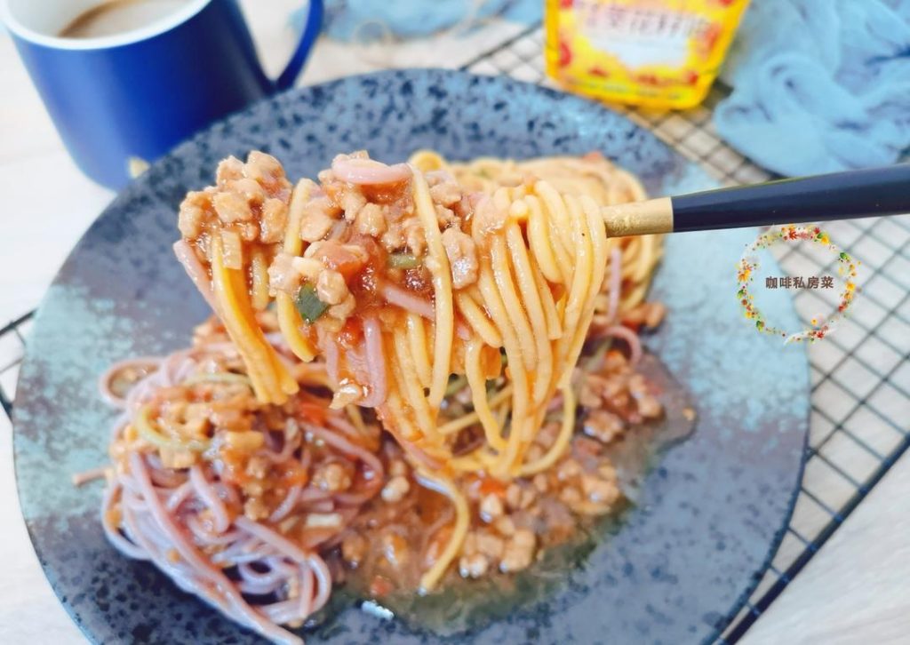Tomato Meat Sauce Noodles