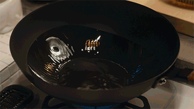 Aromatic Infusion: Leave 2 tbsp oil in the pan. Sauté ginger slices and scallion whites until fragrant (about 30 seconds).
