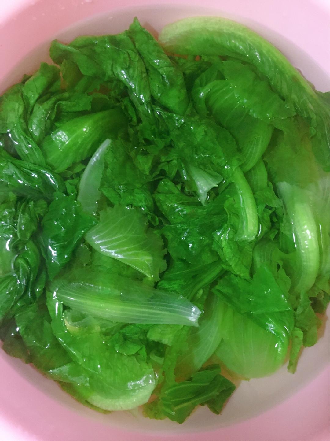 Blanching the romaine lettuce briefly