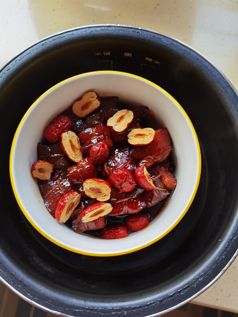 Step 15: Steam with Red Dates