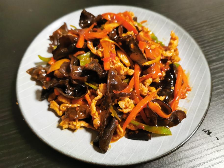 Finished Yuxiang Rousi ready to serve