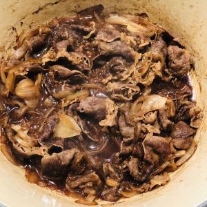 Add the beef slices, bring to a boil, then simmer on low heat for 15 to 25 minutes.