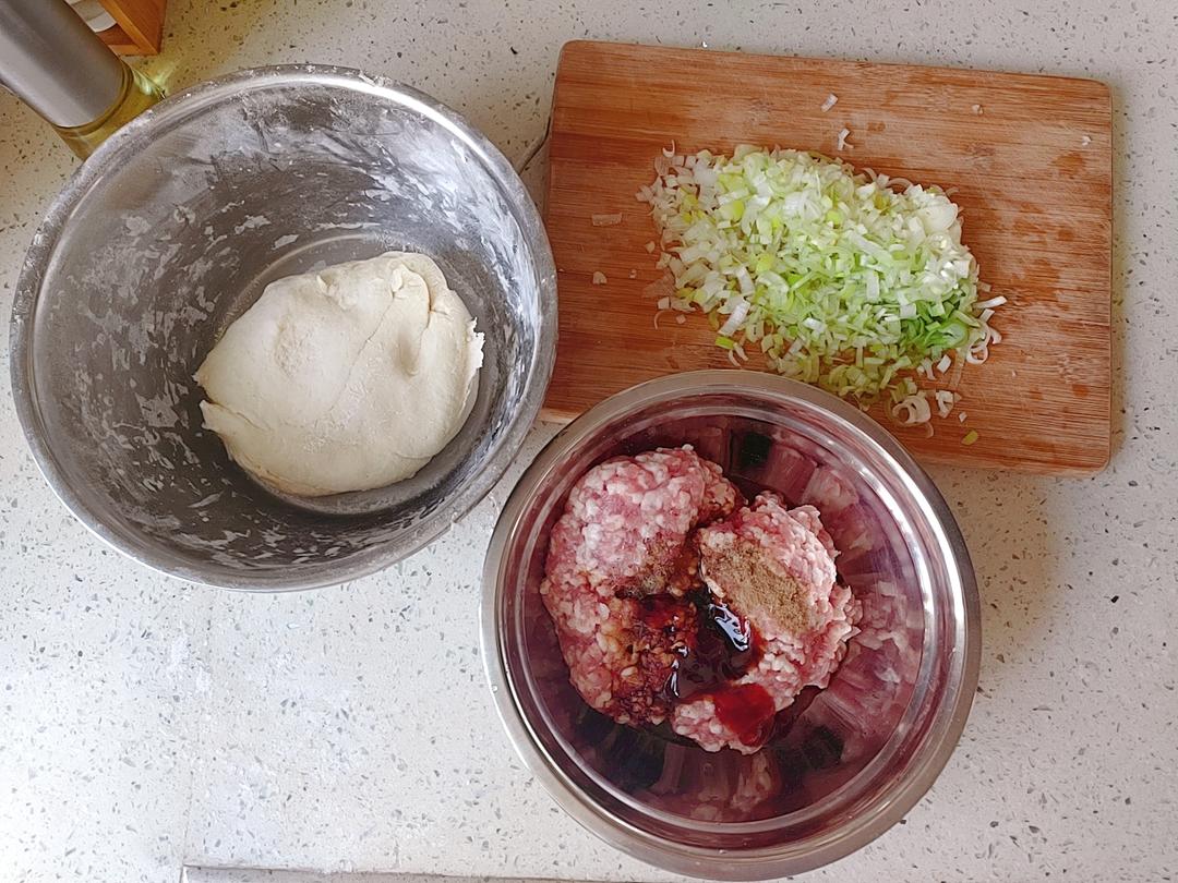 Mix the flour with boiling water, then warm water, and knead ten minutes