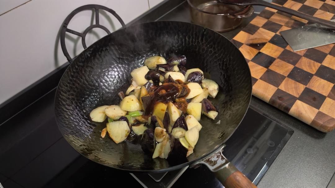 Once slightly charred, lower to low heat